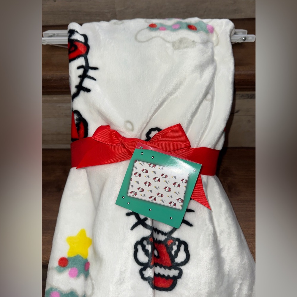Super Cute 🥰 Hello Kitty Christmas Santa Tree Plush Throw Blanket 50in x 70in